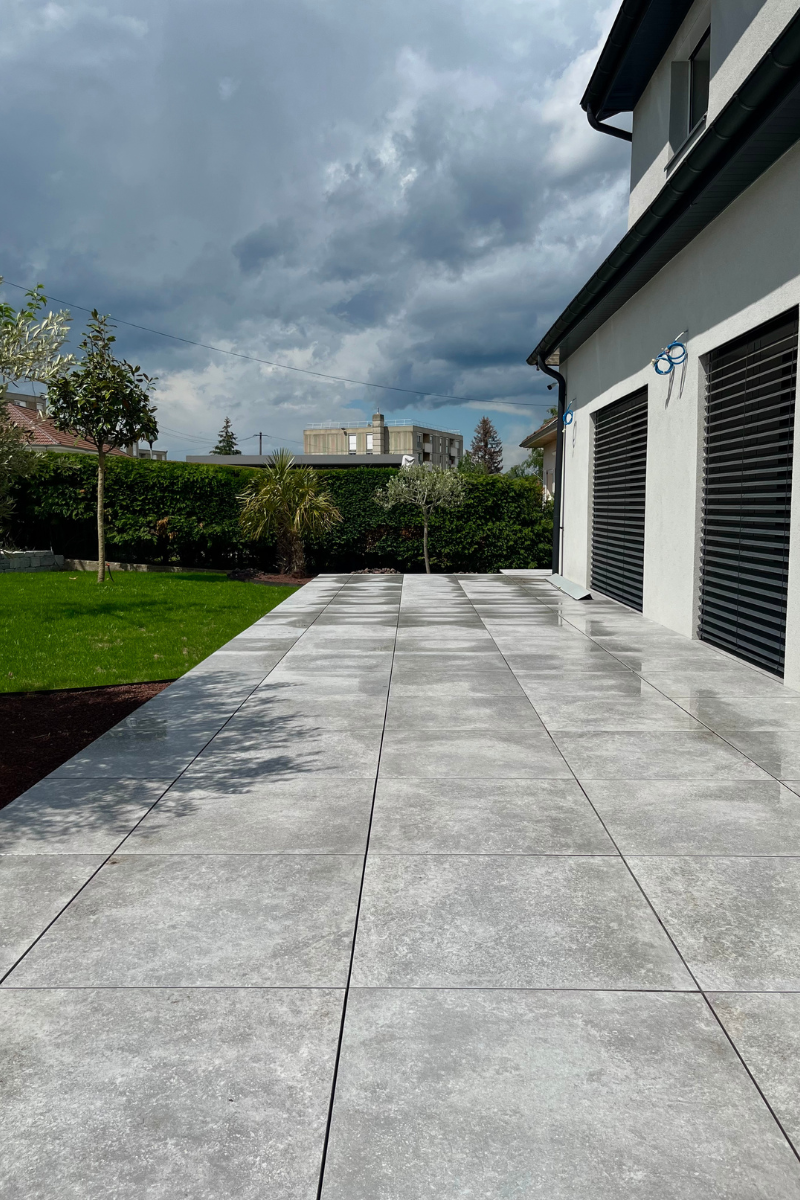 Grès cérame posé sur plots